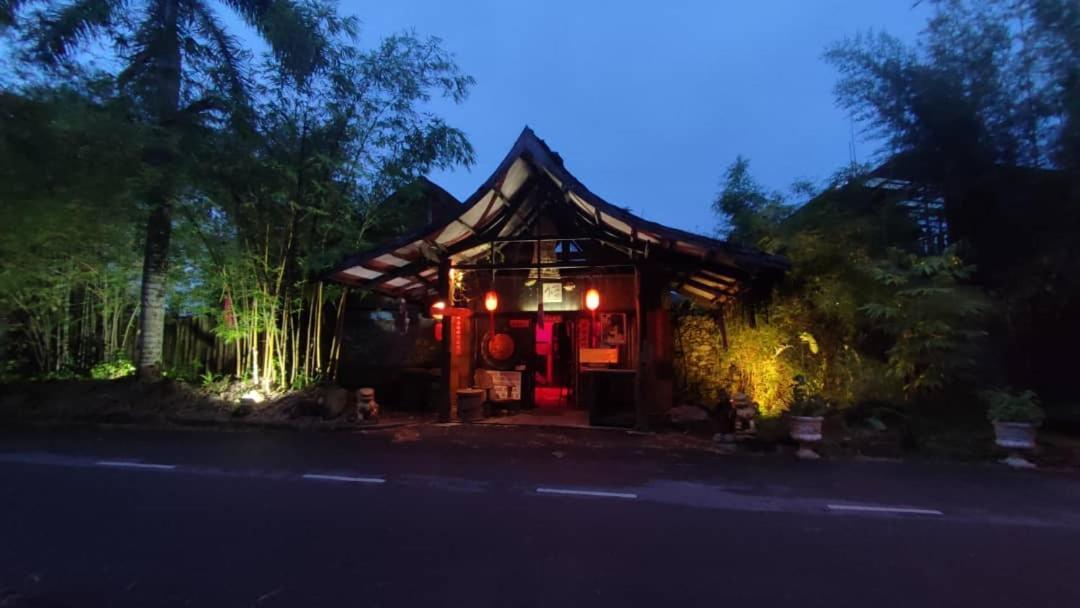 The Secret Sanctuary Boutique Cottage Kuching Exterior photo